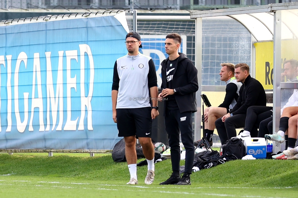 Sturm Damen - LASK
OEFB Frauen Bundesliga, 10. Runde, SK Sturm Graz Damen - LASK, Trainingszentrum Messendorf, 18.10.2025. 

Foto zeigt Jakob Gschwandner (Assistenztrainer Sturm Damen) und Tode Djakovic (Cheftrainer Sturm Damen)
