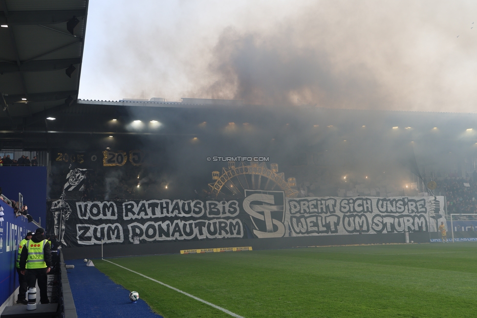 BW Linz - Sturm Graz
Oesterreichische Fussball Bundesliga, 10 Runde, FC Blau-Weiss Linz - SK Sturm Graz, Donauparkstadion Linz, 19.10.2025. 

Foto zeigt Fans von Sturm mit einer Choreografie
