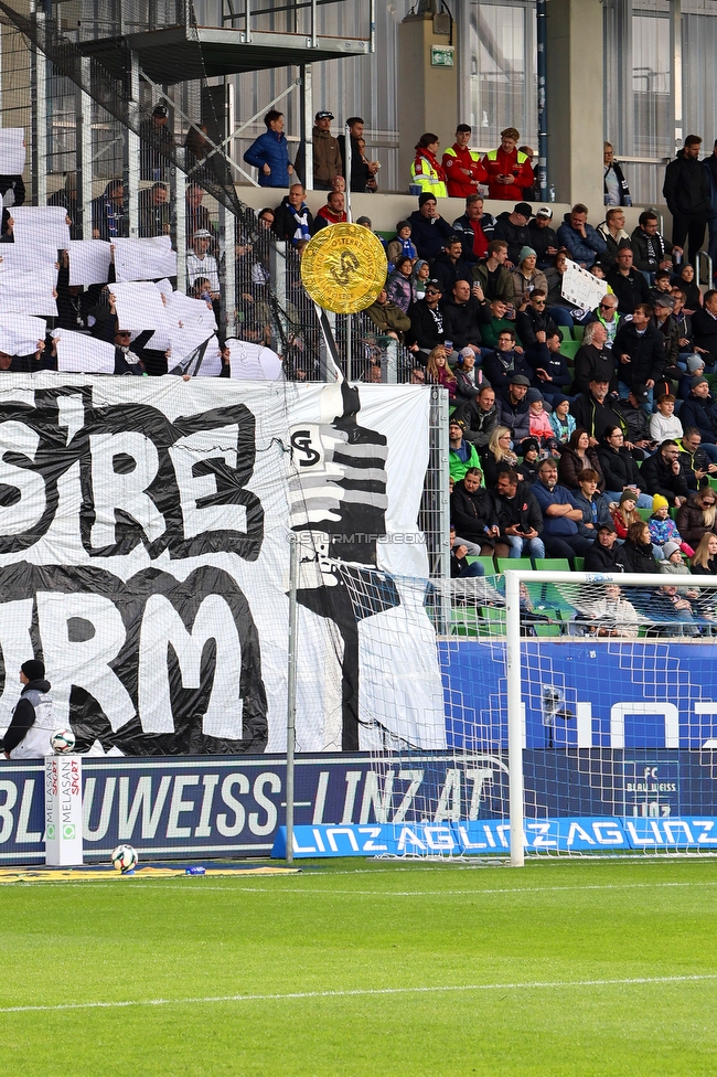 BW Linz - Sturm Graz
Oesterreichische Fussball Bundesliga, 10 Runde, FC Blau-Weiss Linz - SK Sturm Graz, Donauparkstadion Linz, 19.10.2025. 

Foto zeigt Fans von Sturm mit einer Choreografie
