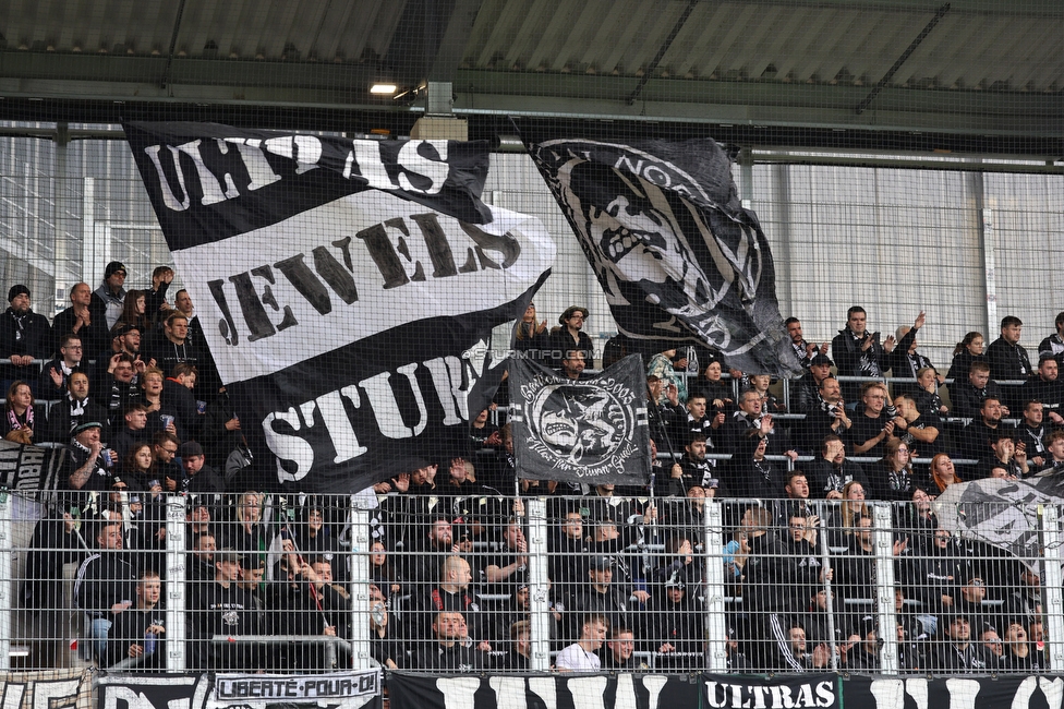 BW Linz - Sturm Graz
Oesterreichische Fussball Bundesliga, 10 Runde, FC Blau-Weiss Linz - SK Sturm Graz, Donauparkstadion Linz, 19.10.2025. 

Foto zeigt Fans von Sturm
Schlüsselwörter: jewels