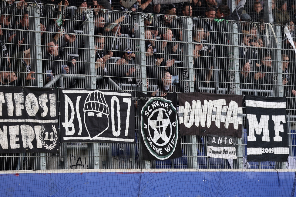 BW Linz - Sturm Graz
Oesterreichische Fussball Bundesliga, 10 Runde, FC Blau-Weiss Linz - SK Sturm Graz, Donauparkstadion Linz, 19.10.2025. 

Foto zeigt Fans von Sturm
Schlüsselwörter: blackstorm unita