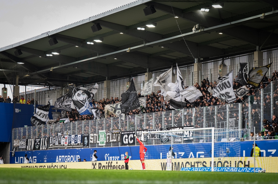 BW Linz - Sturm Graz
Oesterreichische Fussball Bundesliga, 10 Runde, FC Blau-Weiss Linz - SK Sturm Graz, Donauparkstadion Linz, 19.10.2025. 

Foto zeigt Fans von Sturm
