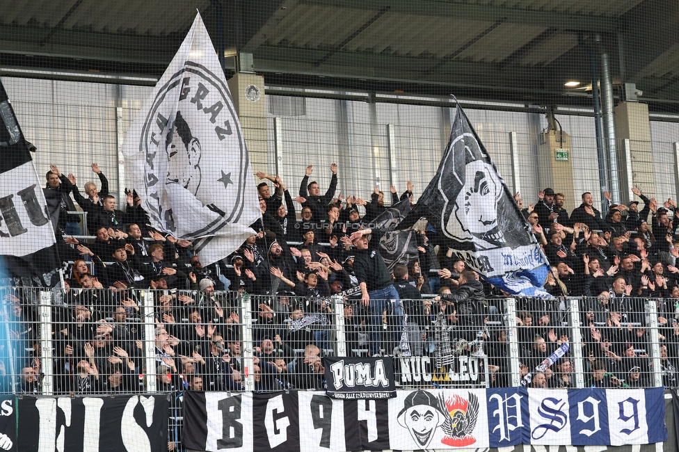 BW Linz - Sturm Graz
Oesterreichische Fussball Bundesliga, 10 Runde, FC Blau-Weiss Linz - SK Sturm Graz, Donauparkstadion Linz, 19.10.2025. 

Foto zeigt Fans von Sturm
