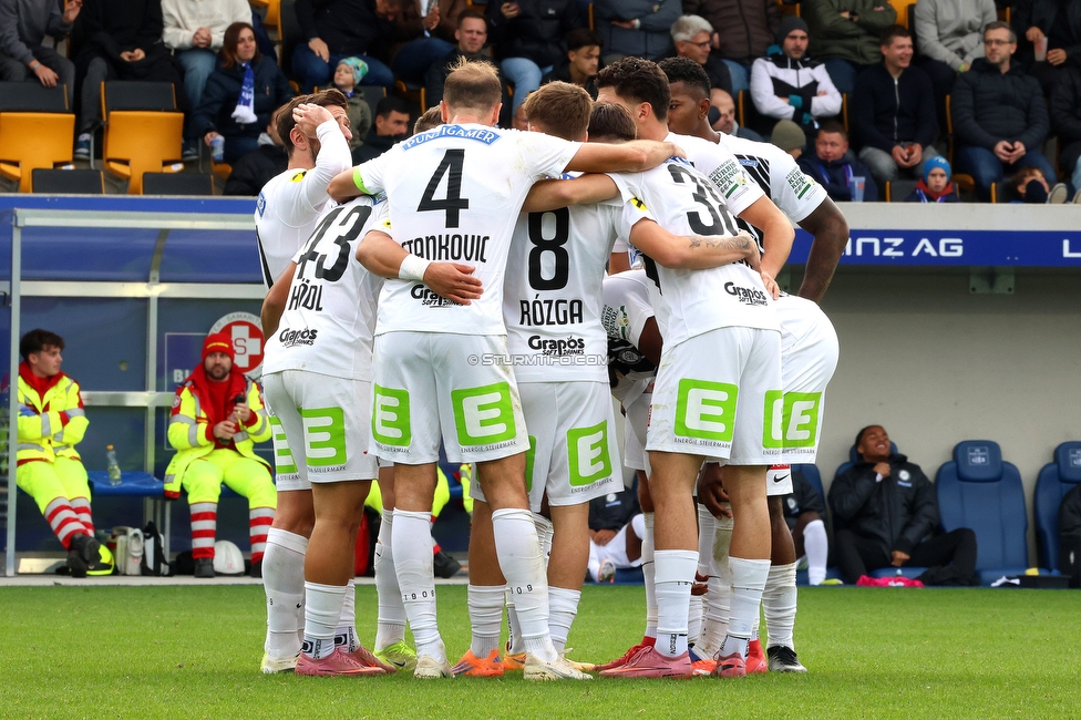 BW Linz - Sturm Graz
Oesterreichische Fussball Bundesliga, 10 Runde, FC Blau-Weiss Linz - SK Sturm Graz, Donauparkstadion Linz, 19.10.2025. 

Foto zeigt die Mannschaft von Sturm
Schlüsselwörter: torjubel