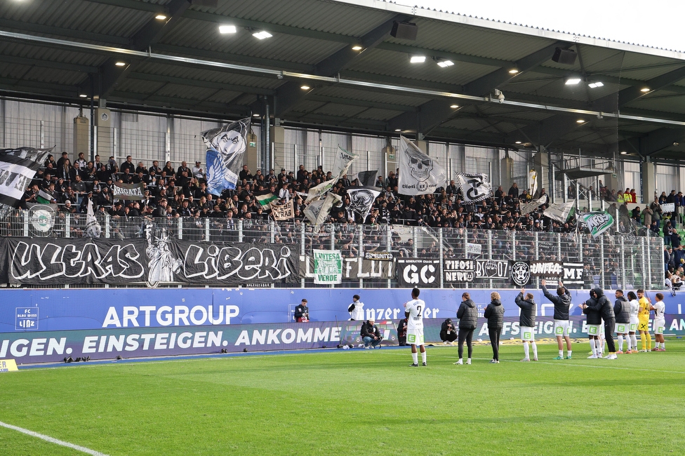 BW Linz - Sturm Graz
Oesterreichische Fussball Bundesliga, 10 Runde, FC Blau-Weiss Linz - SK Sturm Graz, Donauparkstadion Linz, 19.10.2025. 

Foto zeigt die Mannschaft von Sturm und Fans von Sturm
