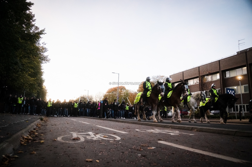 Celtic Glasgow - Sturm Graz
UEFA Europa League Gruppenphase 3. Spieltag, Celtic Glasgow - SK Sturm Graz, Celtic Park Glasgow, 23.10.2025. 

Foto zeigt Fans von Sturm beim Corteo
