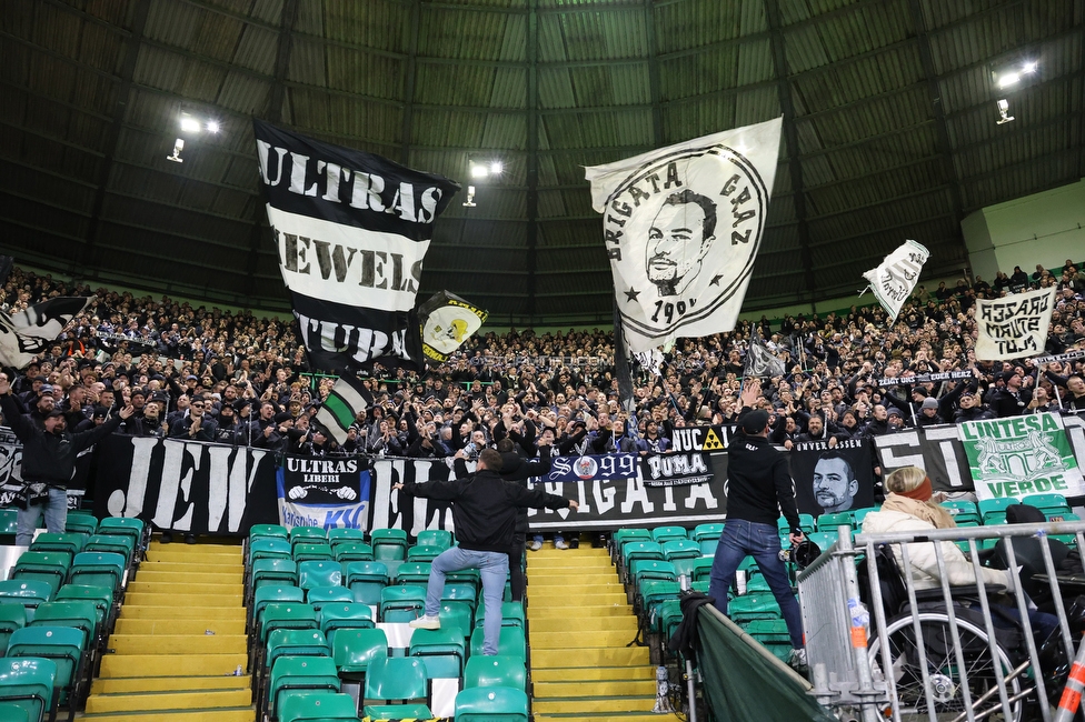 Celtic Glasgow - Sturm Graz
UEFA Europa League Gruppenphase 3. Spieltag, Celtic Glasgow - SK Sturm Graz, Celtic Park Glasgow, 23.10.2025. 

Foto zeigt Fans von Sturm
