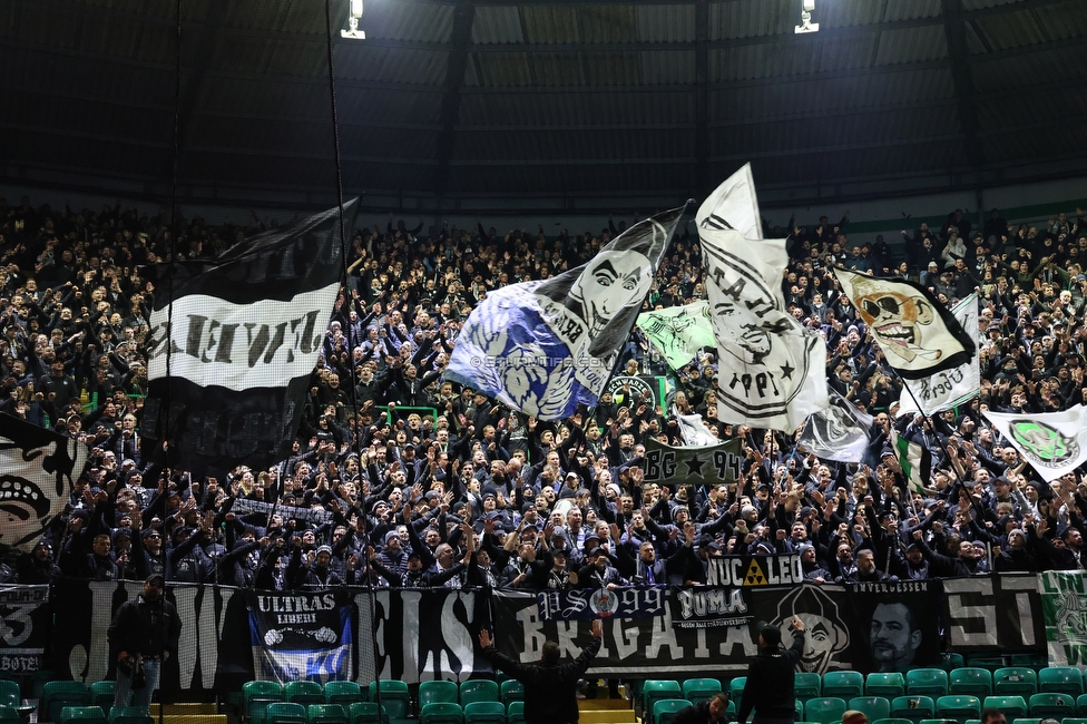 Celtic Glasgow - Sturm Graz
UEFA Europa League Gruppenphase 3. Spieltag, Celtic Glasgow - SK Sturm Graz, Celtic Park Glasgow, 23.10.2025. 

Foto zeigt Fans von Sturm
