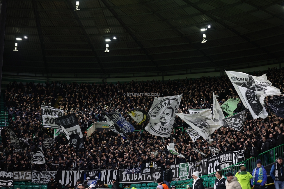Celtic Glasgow - Sturm Graz
UEFA Europa League Gruppenphase 3. Spieltag, Celtic Glasgow - SK Sturm Graz, Celtic Park Glasgow, 23.10.2025. 

Foto zeigt Fans von Sturm
