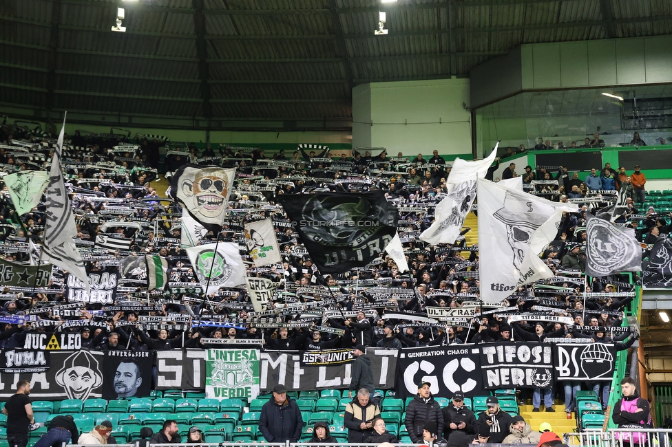 Celtic Glasgow - Sturm Graz
UEFA Europa League Gruppenphase 3. Spieltag, Celtic Glasgow - SK Sturm Graz, Celtic Park Glasgow, 23.10.2025. 

Foto zeigt Fans von Sturm
