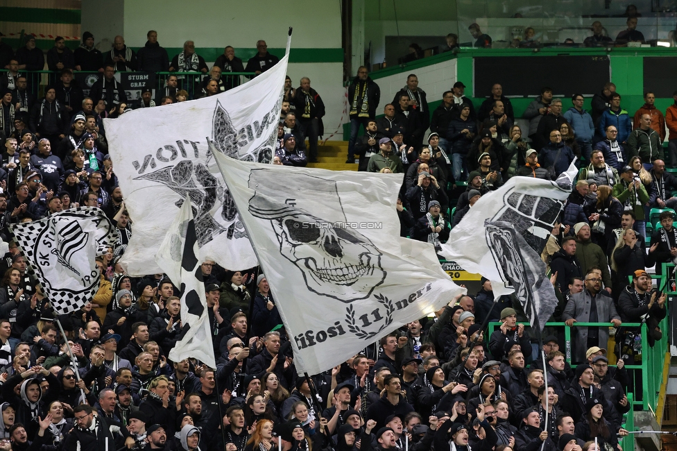 Celtic Glasgow - Sturm Graz
UEFA Europa League Gruppenphase 3. Spieltag, Celtic Glasgow - SK Sturm Graz, Celtic Park Glasgow, 23.10.2025. 

Foto zeigt Fans von Sturm
