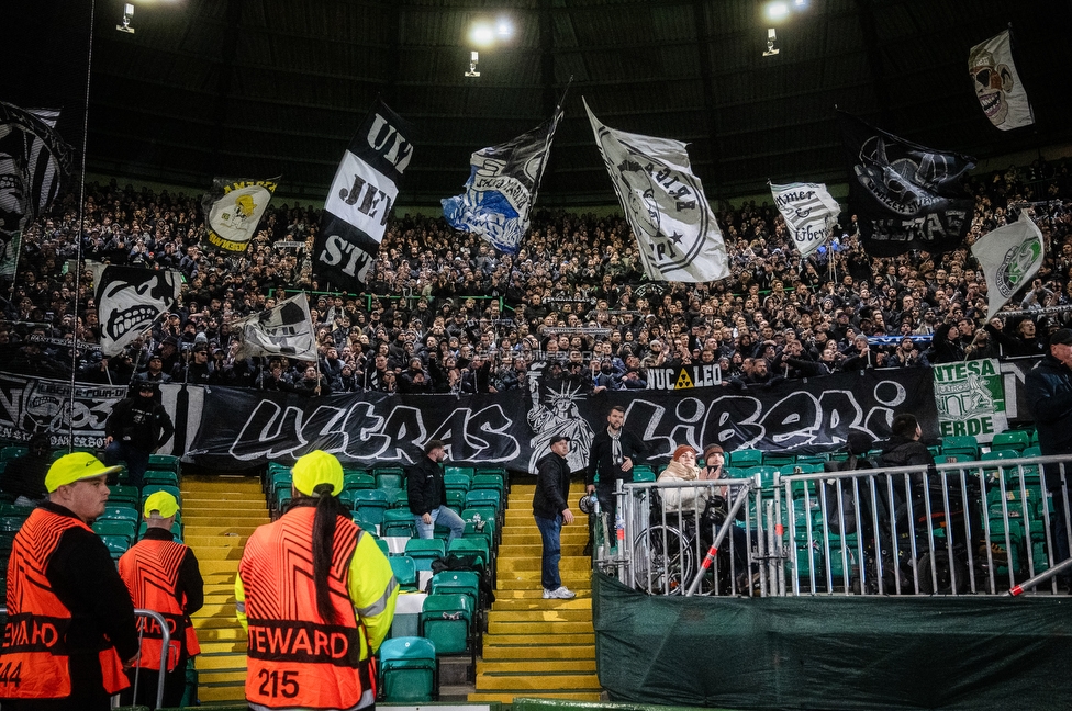 Celtic Glasgow - Sturm Graz
UEFA Europa League Gruppenphase 3. Spieltag, Celtic Glasgow - SK Sturm Graz, Celtic Park Glasgow, 23.10.2025. 

Foto zeigt Fans von Sturm
