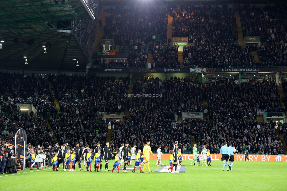 Celtic Glasgow - Sturm Graz
UEFA Europa League Gruppenphase 3. Spieltag, Celtic Glasgow - SK Sturm Graz, Celtic Park Glasgow, 23.10.2025. 

Foto zeigt Fans von Sturm
