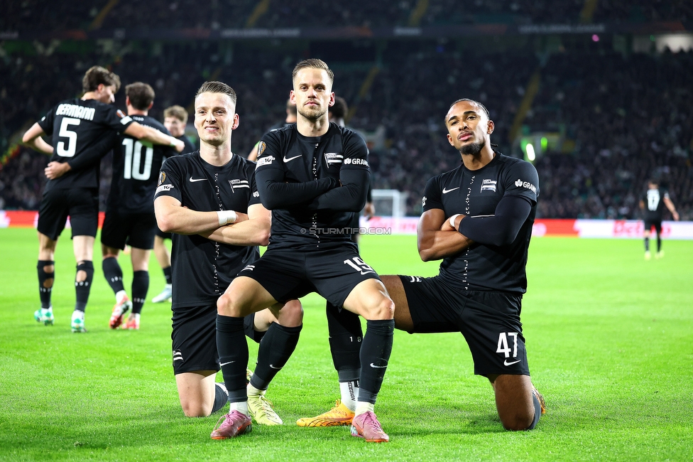 Celtic Glasgow - Sturm Graz
UEFA Europa League Gruppenphase 3. Spieltag, Celtic Glasgow - SK Sturm Graz, Celtic Park Glasgow, 23.10.2025. 

Foto zeigt Dimitri Lavalee (Sturm), Tomi Horvat (Sturm) und Emanuel Aiwu (Sturm)
Schlüsselwörter: torjubel