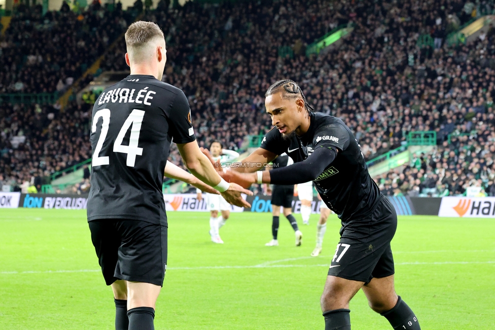 Celtic Glasgow - Sturm Graz
UEFA Europa League Gruppenphase 3. Spieltag, Celtic Glasgow - SK Sturm Graz, Celtic Park Glasgow, 23.10.2025. 

Foto zeigt Dimitri Lavalee (Sturm) und Emanuel Aiwu (Sturm)
