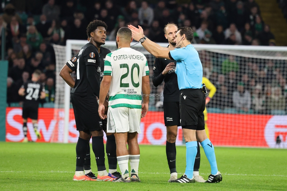 Celtic Glasgow - Sturm Graz
UEFA Europa League Gruppenphase 3. Spieltag, Celtic Glasgow - SK Sturm Graz, Celtic Park Glasgow, 23.10.2025. 

Foto zeigt Tochi Phil Chukwuani (Sturm) und Jon Gorenc-Stankovic (Sturm)
Schlüsselwörter: rote