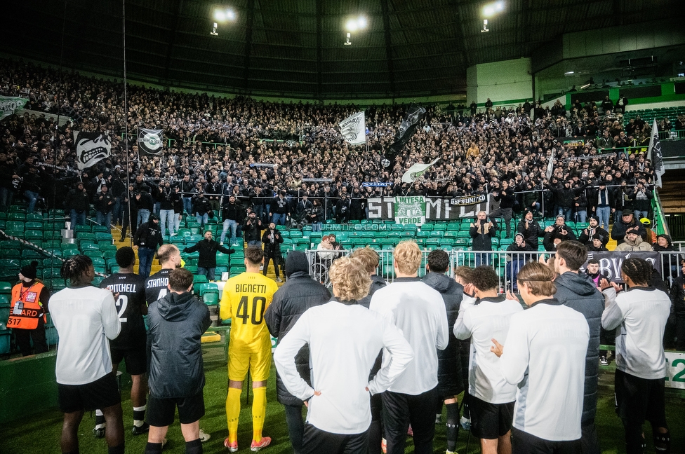 Celtic Glasgow - Sturm Graz
UEFA Europa League Gruppenphase 3. Spieltag, Celtic Glasgow - SK Sturm Graz, Celtic Park Glasgow, 23.10.2025. 

Foto zeigt Fans von Sturm und die Mannschaft von Sturm
