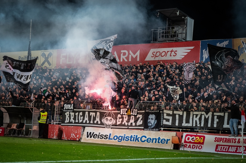 Admira - Sturm Graz
OEFB Cup Achtelfinale, Admira Wacker - SK Sturm Graz, Stadion Suedstadt Maria Enzersdorf, 29.10.2025. 

Foto zeigt Fans von Sturm mit Pyrotechnik

