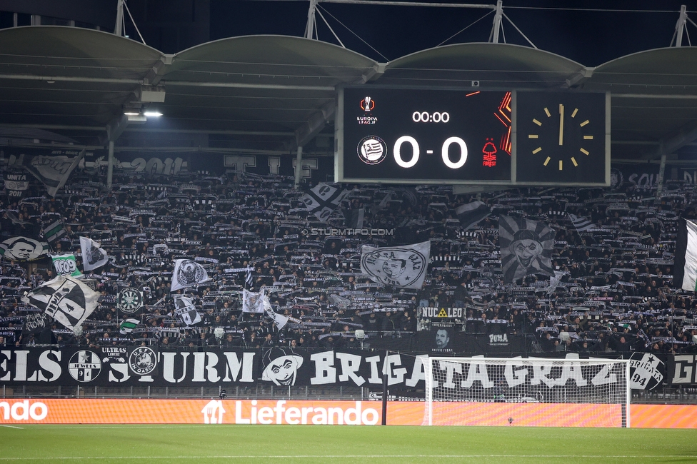 Sturm Graz - Nottingham
UEFA Europa League Gruppenphase 4. Spieltag, SK Sturm Graz - Nottingham Forest, Stadion Liebenau Graz, 06.11.2025. 

Foto zeigt Fans von Sturm
Schlüsselwörter: schals