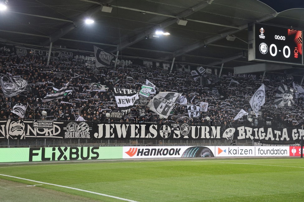 Sturm Graz - Nottingham
UEFA Europa League Gruppenphase 4. Spieltag, SK Sturm Graz - Nottingham Forest, Stadion Liebenau Graz, 06.11.2025. 

Foto zeigt Fans von Sturm
Schlüsselwörter: schals