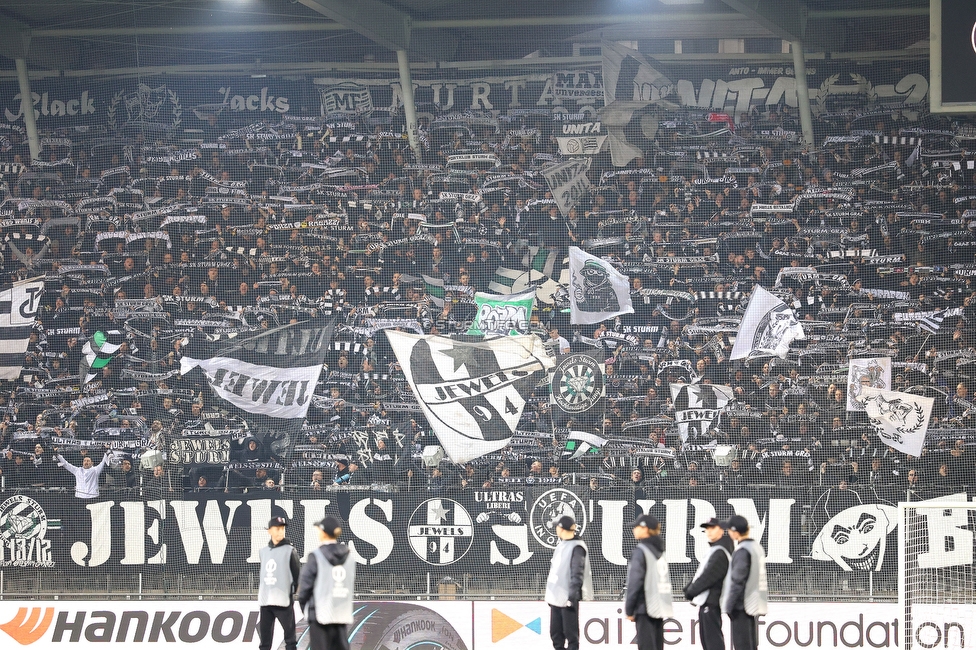 Sturm Graz - Nottingham
UEFA Europa League Gruppenphase 4. Spieltag, SK Sturm Graz - Nottingham Forest, Stadion Liebenau Graz, 06.11.2025. 

Foto zeigt Fans von Sturm
Schlüsselwörter: schals jewels