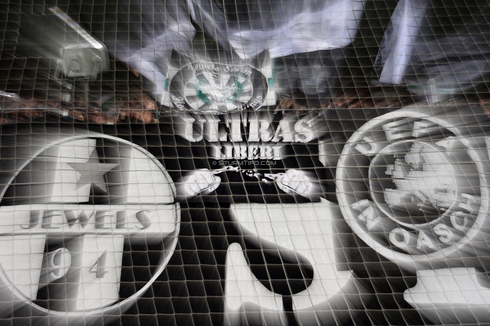 Sturm Graz - Nottingham
UEFA Europa League Gruppenphase 4. Spieltag, SK Sturm Graz - Nottingham Forest, Stadion Liebenau Graz, 06.11.2025. 

Foto zeigt Fans von Sturm
Schlüsselwörter: jewels