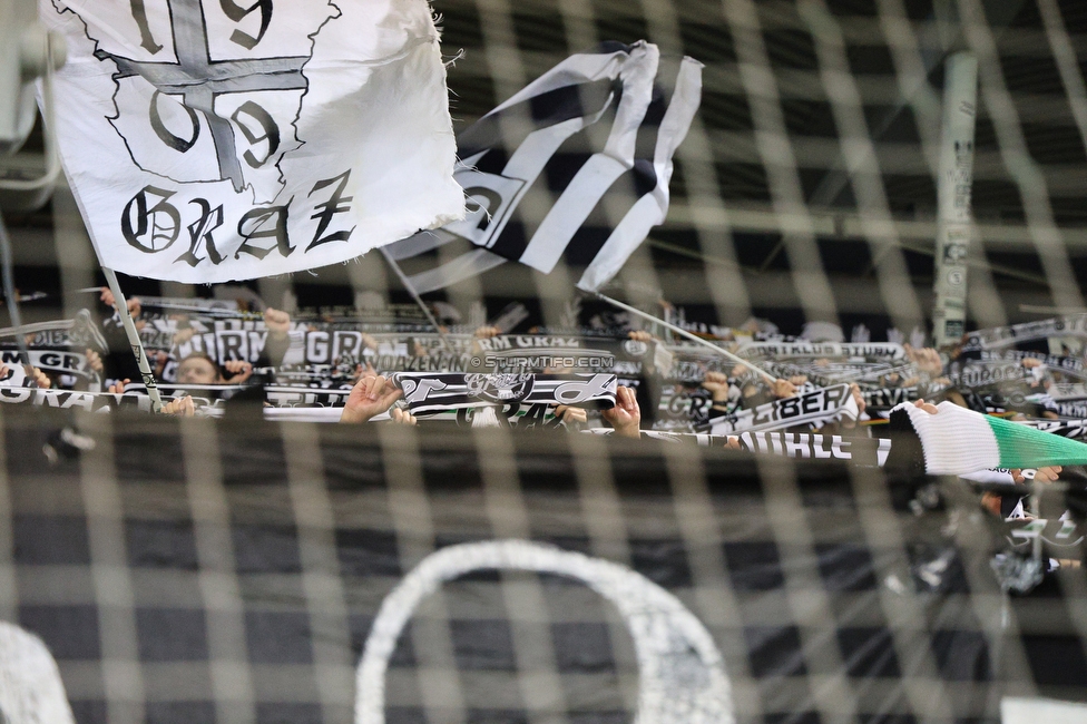 Sturm Graz - Nottingham
UEFA Europa League Gruppenphase 4. Spieltag, SK Sturm Graz - Nottingham Forest, Stadion Liebenau Graz, 06.11.2025. 

Foto zeigt Fans von Sturm
Schlüsselwörter: schals