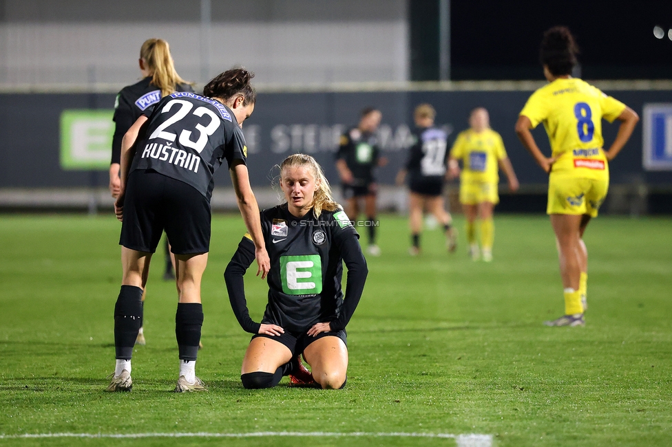 Sturm Damen - Vienna
OEFB Frauen Bundesliga, 12. Runde, SK Sturm Graz Damen - First Vienna, Trainingszentrum Messendorf, 07.11.2025. 

Foto zeigt Zala Kustrin (Sturm Damen) und Sandra Jakobsen (Sturm Damen)
