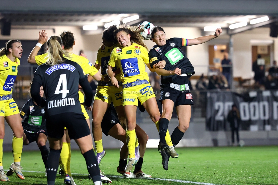 Sturm Damen - Vienna
OEFB Frauen Bundesliga, 12. Runde, SK Sturm Graz Damen - First Vienna, Trainingszentrum Messendorf, 07.11.2025. 

Foto zeigt Laura Lillholm-Petersen (Sturm Damen) und Sophie Maierhofer (Sturm Damen)
