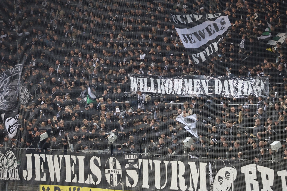 Sturm Graz - RB Salzburg
Oesterreichische Fussball Bundesliga, 13. Runde, SK Sturm Graz - FC RB Salzburg, Stadion Liebenau Graz, 09.11.2025. 

Foto zeigt Fans von Sturm mit einem Spruchband
Schlüsselwörter: jewels baby