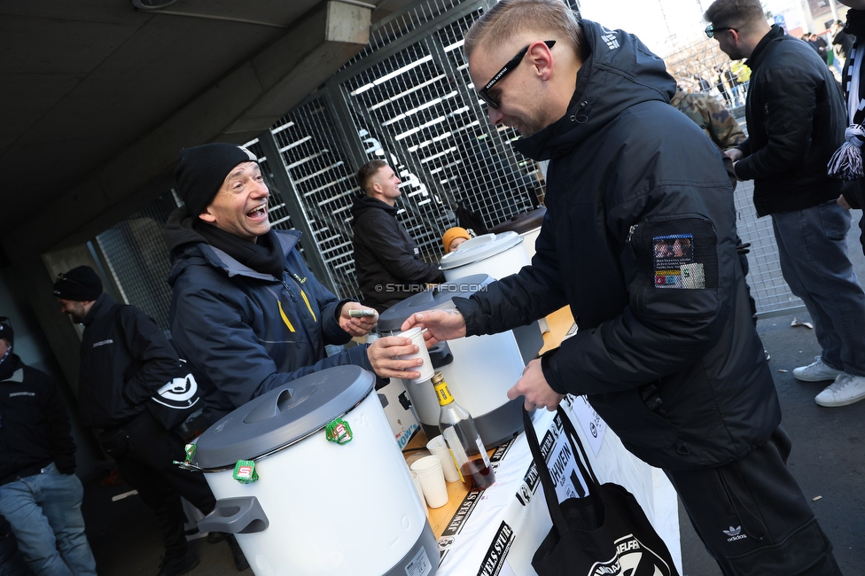 Sturm Graz - LASK
Oesterreichische Fussball Bundesliga, 14. Runde, SK Sturm Graz - LASK, Stadion Liebenau Graz, 23.11.2025. 

Foto zeigt das Vereinsfest von Schwoaze Helfen mit Thomas Hofer
