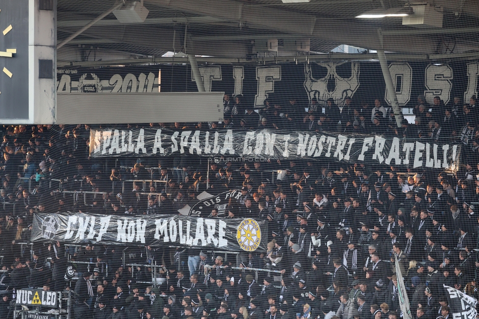 Sturm Graz - LASK
Oesterreichische Fussball Bundesliga, 14. Runde, SK Sturm Graz - LASK, Stadion Liebenau Graz, 23.11.2025. 

Foto zeigt Fans von Sturm mit einem Spruchband
Schlüsselwörter: carrara