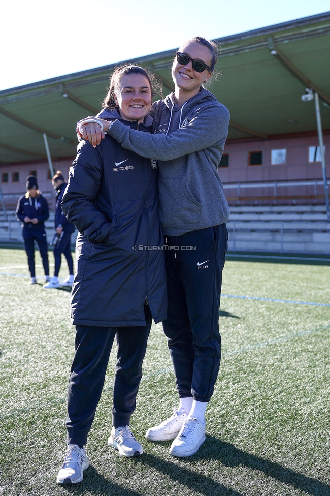 Sturm Damen - Suedburgenland Hartberg
OEFB Frauen Bundesliga, 13. Runde, SK Sturm Graz Damen - SpG Suedburgenland TSV Hartberg, Koralmstadion Deutschlandsberg, 23.11.2025. Foto zeigt Zala Kustrin (Sturm Damen) und Melania Pasar (Sturm Damen)
