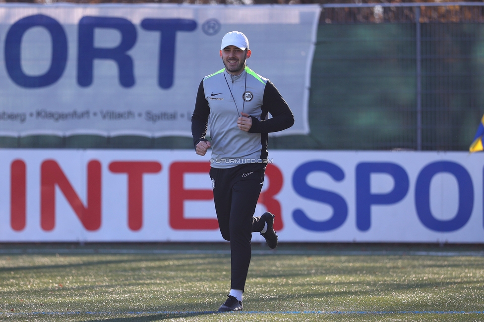 Sturm Damen - Suedburgenland Hartberg
OEFB Frauen Bundesliga, 13. Runde, SK Sturm Graz Damen - SpG Suedburgenland TSV Hartberg, Koralmstadion Deutschlandsberg, 23.11.2025. Foto zeigt Mato Vrdoljak (Co-Trainer Sturm Damen)

