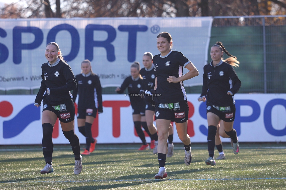 Sturm Damen - Suedburgenland Hartberg
OEFB Frauen Bundesliga, 13. Runde, SK Sturm Graz Damen - SpG Suedburgenland TSV Hartberg, Koralmstadion Deutschlandsberg, 23.11.2025. Foto zeigt die Mannschaft der Sturm Damen
