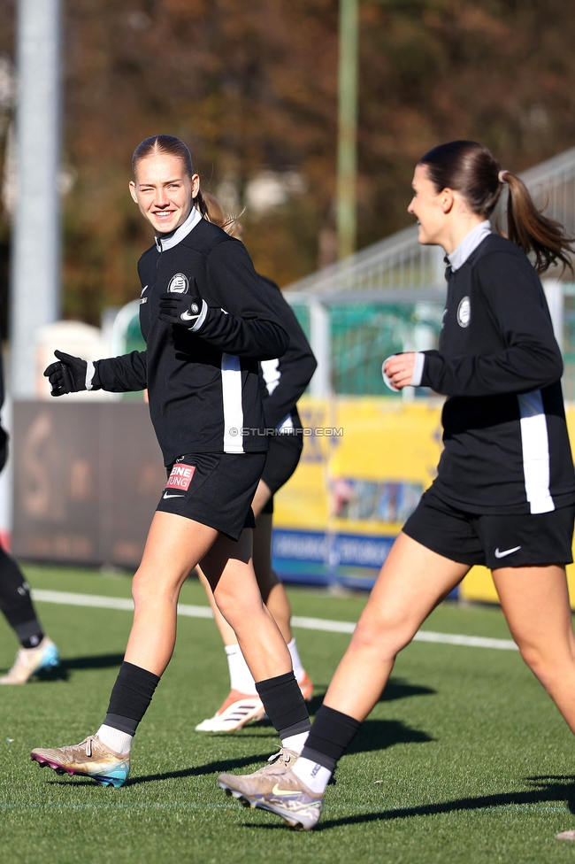 Sturm Damen - Suedburgenland Hartberg
OEFB Frauen Bundesliga, 13. Runde, SK Sturm Graz Damen - SpG Suedburgenland TSV Hartberg, Koralmstadion Deutschlandsberg, 23.11.2025. Foto zeigt Lena Breznik (Sturm Damen)
