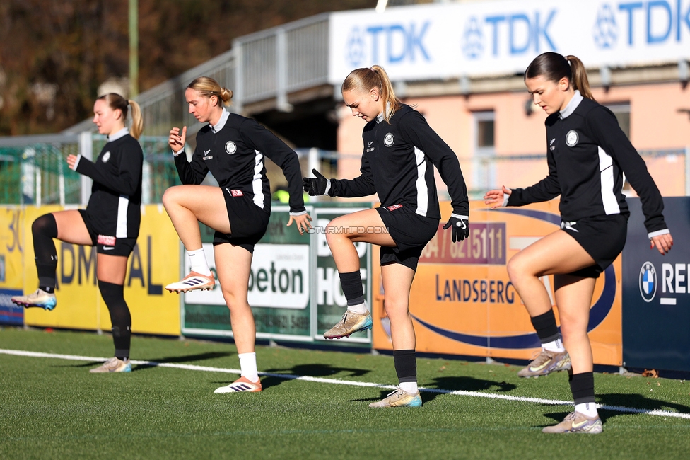 Sturm Damen - Suedburgenland Hartberg
OEFB Frauen Bundesliga, 13. Runde, SK Sturm Graz Damen - SpG Suedburgenland TSV Hartberg, Koralmstadion Deutschlandsberg, 23.11.2025. Foto zeigt die Mannschaft der Sturm Damen
