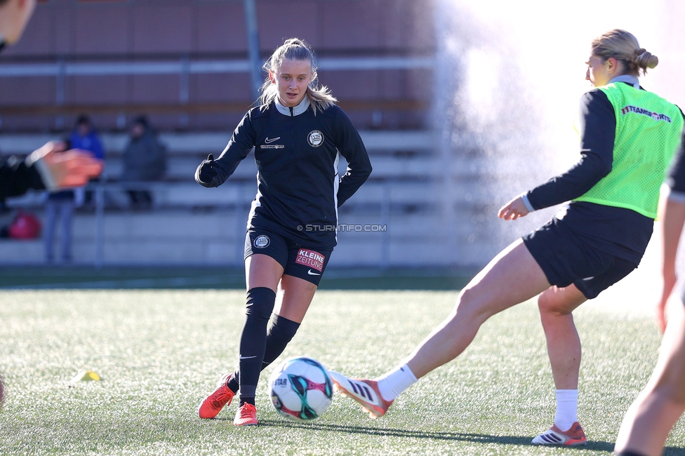 Sturm Damen - Suedburgenland Hartberg
OEFB Frauen Bundesliga, 13. Runde, SK Sturm Graz Damen - SpG Suedburgenland TSV Hartberg, Koralmstadion Deutschlandsberg, 23.11.2025. Foto zeigt Sandra Jakobsen (Sturm Damen)
