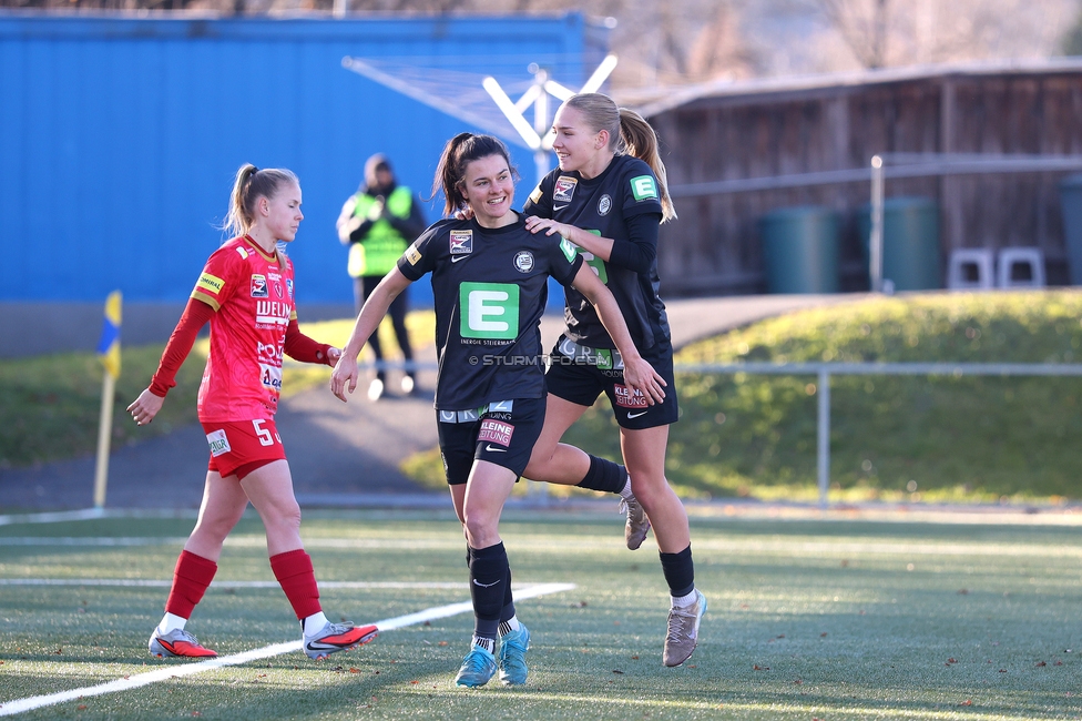 Sturm Damen - Suedburgenland Hartberg
OEFB Frauen Bundesliga, 13. Runde, SK Sturm Graz Damen - SpG Suedburgenland TSV Hartberg, Koralmstadion Deutschlandsberg, 23.11.2025. Foto zeigt Zala Kustrin (Sturm Damen) und Lena Breznik (Sturm Damen)
