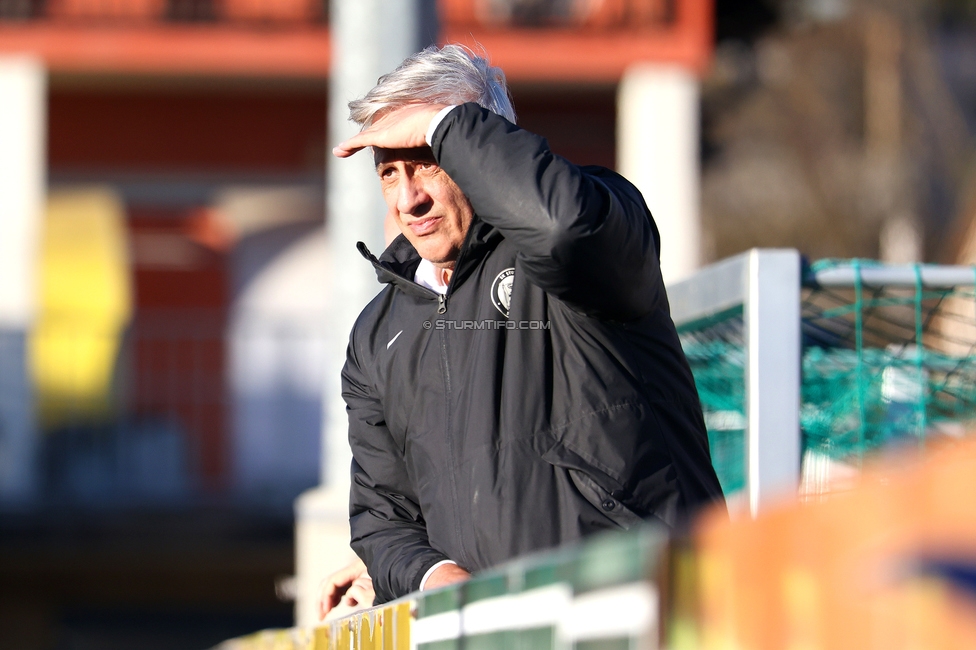 Sturm Damen - Suedburgenland Hartberg
OEFB Frauen Bundesliga, 13. Runde, SK Sturm Graz Damen - SpG Suedburgenland TSV Hartberg, Koralmstadion Deutschlandsberg, 23.11.2025. Foto zeigt Helmut Degen (Organisatorischer Leiter Sturm Damen)
