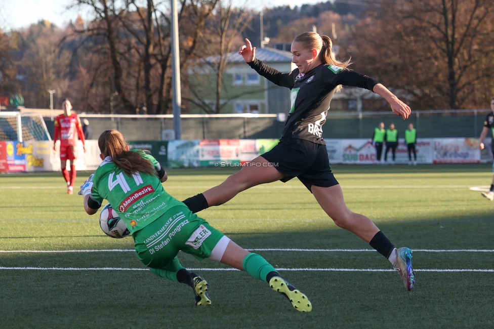 Sturm Damen - Suedburgenland Hartberg
OEFB Frauen Bundesliga, 13. Runde, SK Sturm Graz Damen - SpG Suedburgenland TSV Hartberg, Koralmstadion Deutschlandsberg, 23.11.2025. Foto zeigt Lena Breznik (Sturm Damen)
