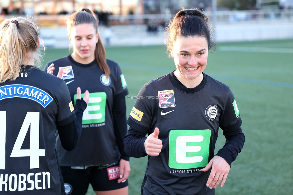 Sturm Damen - Suedburgenland Hartberg
OEFB Frauen Bundesliga, 13. Runde, SK Sturm Graz Damen - SpG Suedburgenland TSV Hartberg, Koralmstadion Deutschlandsberg, 23.11.2025. Foto zeigt Zala Kustrin (Sturm Damen)
