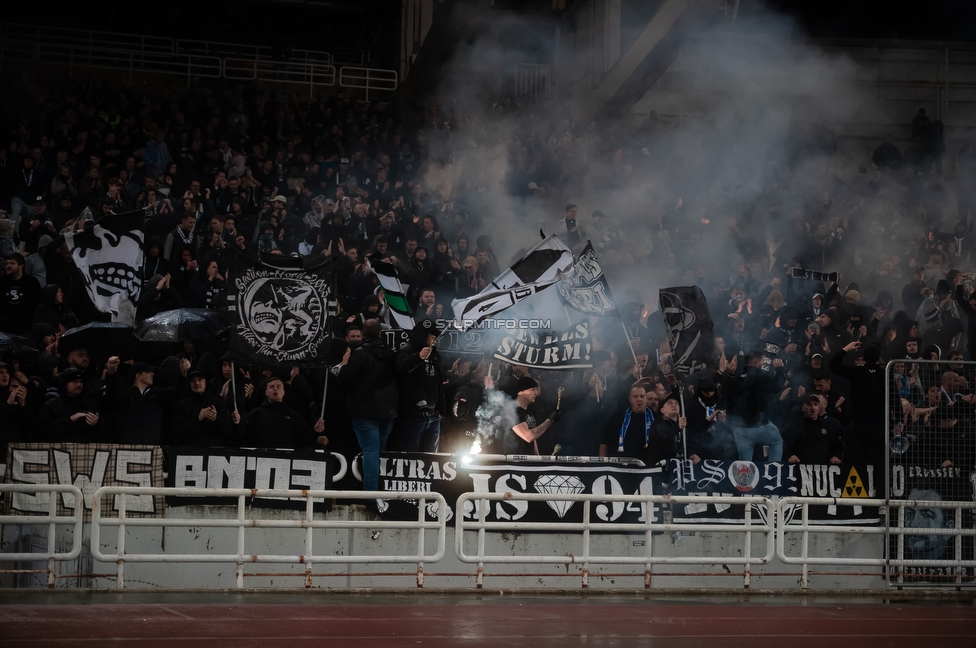 Panathinaikos - Sturm Graz
UEFA Europa League Gruppenphase 5. Spieltag, FC Panathinaikos - SK Sturm Graz, Olympiastadion Athen, 27.11.2025. Foto zeigt Fans von Sturm
Schlüsselwörter: pyrotechnik