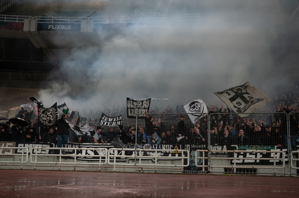 Panathinaikos - Sturm Graz
UEFA Europa League Gruppenphase 5. Spieltag, FC Panathinaikos - SK Sturm Graz, Olympiastadion Athen, 27.11.2025. Foto zeigt Fans von Sturm
Schlüsselwörter: pyrotechnik