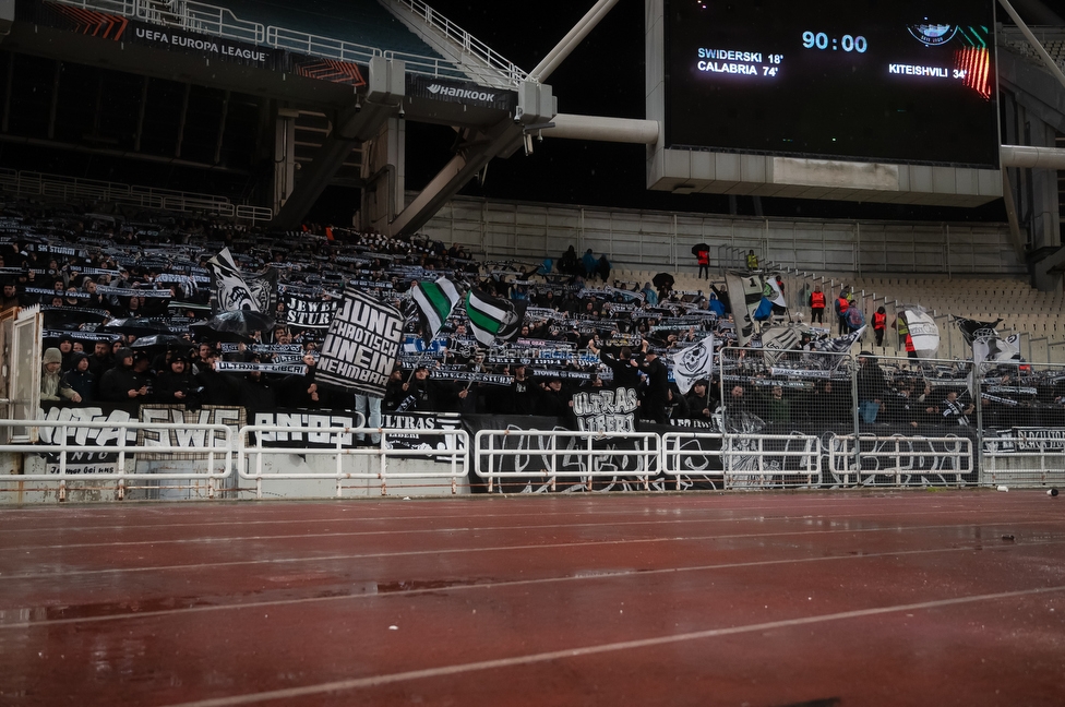 Panathinaikos - Sturm Graz
UEFA Europa League Gruppenphase 5. Spieltag, FC Panathinaikos - SK Sturm Graz, Olympiastadion Athen, 27.11.2025. Foto zeigt Fans von Sturm
Schlüsselwörter: schals