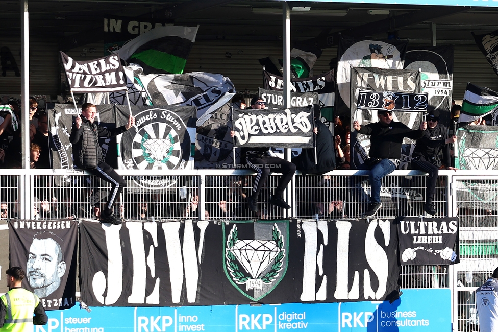 Hartberg - Sturm Graz
Oesterreichische Fussball Bundesliga, 15. Runde, TSV Hartberg - SK Sturm Graz, PROfertil Arena Hartberg, 30.11.2025. 

Foto zeigt Fans von Sturm
