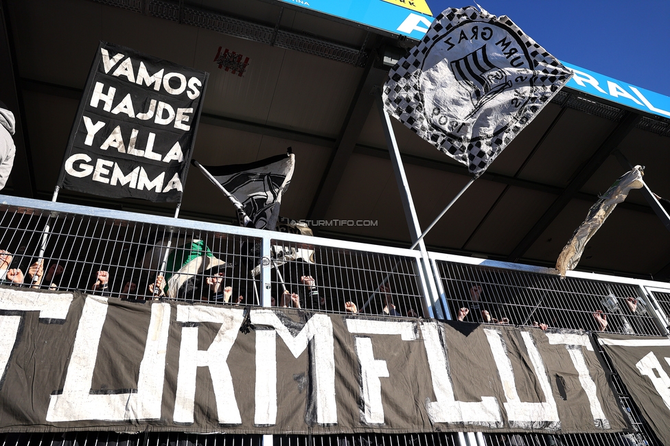 Hartberg - Sturm Graz
Oesterreichische Fussball Bundesliga, 15. Runde, TSV Hartberg - SK Sturm Graz, PROfertil Arena Hartberg, 30.11.2025. Foto zeigt Fans von Sturm
