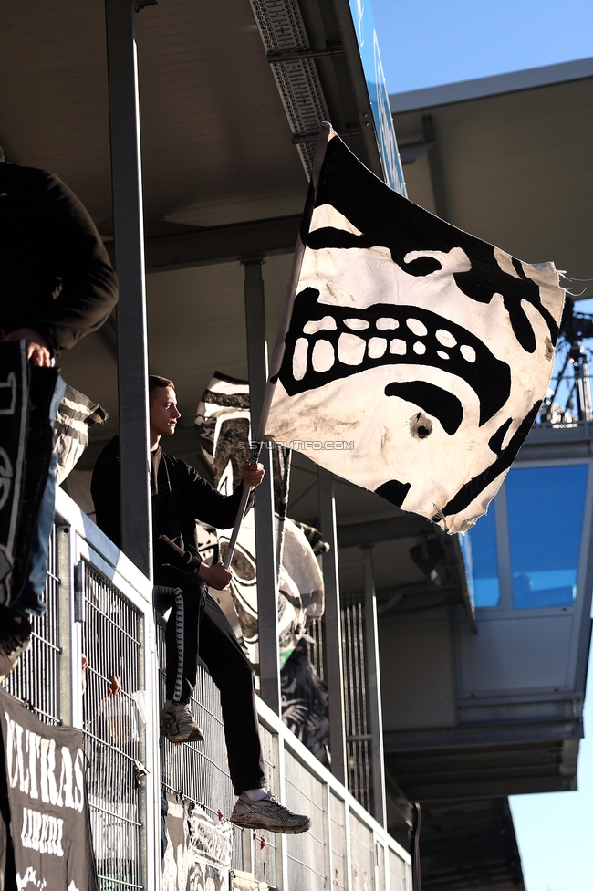 Hartberg - Sturm Graz
Oesterreichische Fussball Bundesliga, 15. Runde, TSV Hartberg - SK Sturm Graz, PROfertil Arena Hartberg, 30.11.2025. Foto zeigt Fans von Sturm
