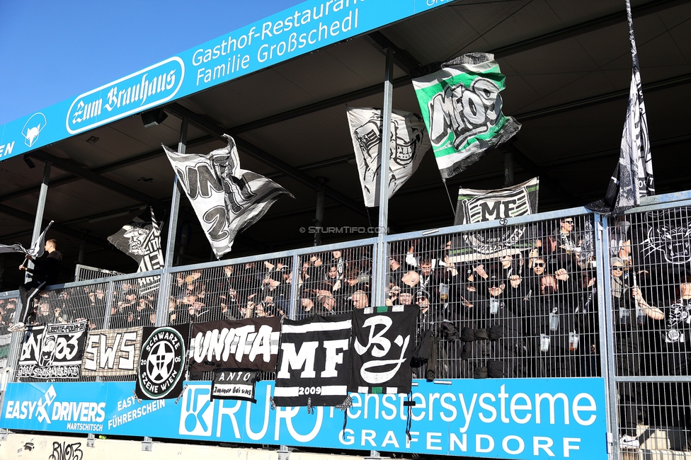 Hartberg - Sturm Graz
Oesterreichische Fussball Bundesliga, 15. Runde, TSV Hartberg - SK Sturm Graz, PROfertil Arena Hartberg, 30.11.2025. Foto zeigt Fans von Sturm
