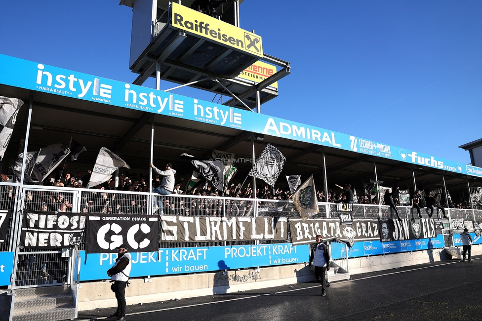 Hartberg - Sturm Graz
Oesterreichische Fussball Bundesliga, 15. Runde, TSV Hartberg - SK Sturm Graz, PROfertil Arena Hartberg, 30.11.2025. Foto zeigt Fans von Sturm
